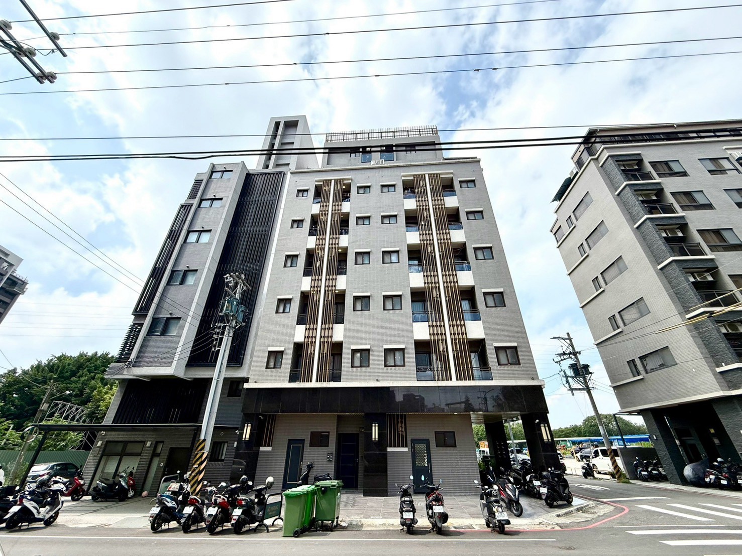 嶺東26套房 建築外觀｜正面視角